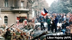 Радянські танки на вулицях Праги. 21 серпня 1968 року