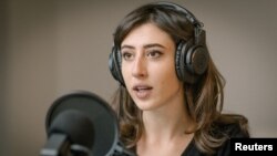 چچیلیا سالا، روزنامه‌نگار ایتالیایی، روز چهارشنبه مصادف با اولین روز سال نو میلادی توانست با خانواده خود تلفنی صحبت کند
