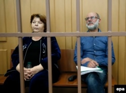 Malobrodsky (right) and Seventh Studio bookkeeper Nina Maslyayeva at a court hearing in Moscow on July 17.
