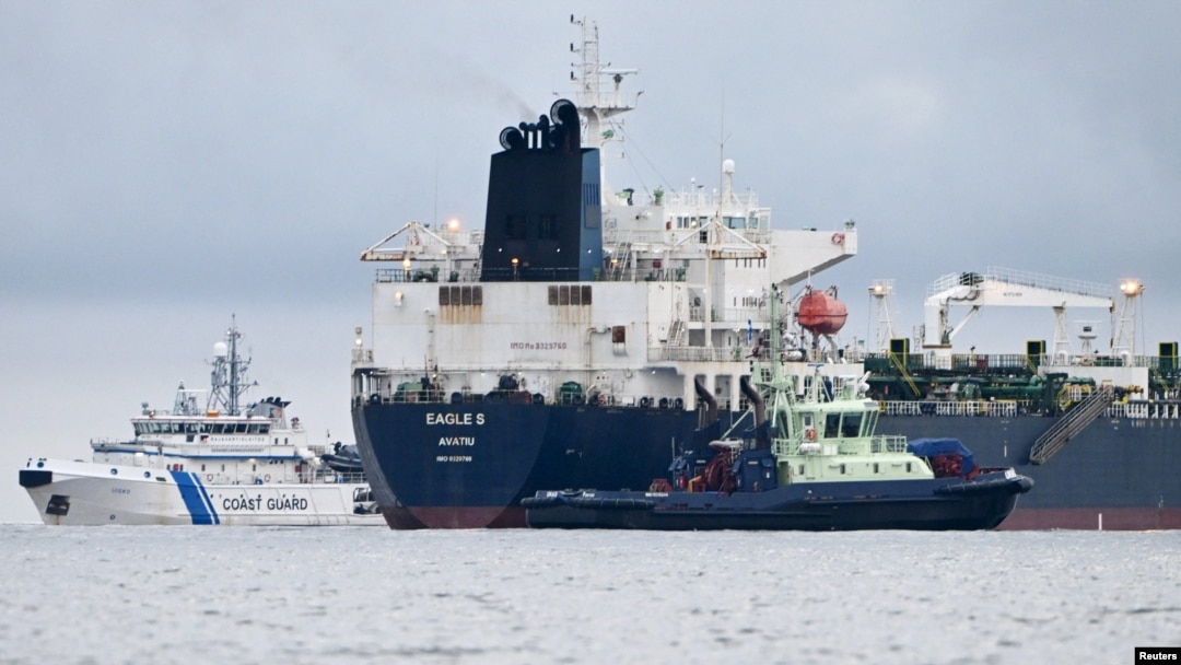 The oil tanker Eagle S suspected of the disruption of the Finland-Estonia electrical link Estlink 2