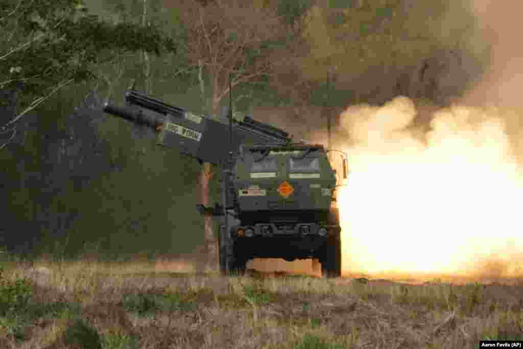 Высокомобильная артиллерийская ракетная система (HIMARS) В пакет войдут ракеты для HIMARS. Упоминаний о поставках Украине дополнительных полных пусковых установок HIMARS нет&nbsp;