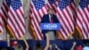 Bivšeg predsjednika Donalda Trumpa pozdravljaju pristalice dok najavljuje treću kandidaturu za predsjednika u Mar-a-Lagu u Palm Beachu, Florida, utorak, 15. novembra 2022. (AP Photo/Rebecca Blackwell)