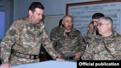 Ջալալ Հարությունյանը՝ ձախից, արխիվ