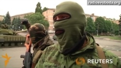 Бойовики їздять на танках на сході України