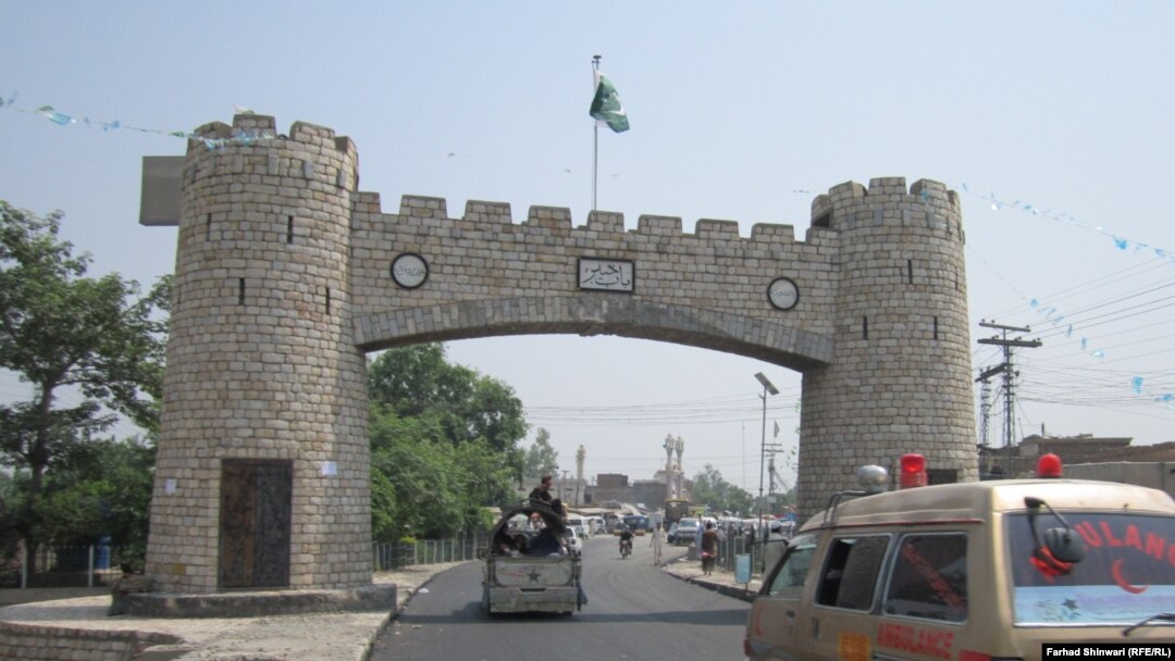 د خیبر ضلعې د تاریخي دروازې پخوانی انځور.