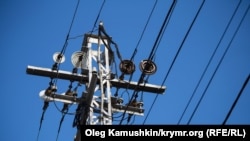 Ремонтні бригади працюють над усуненням пошкодження і відновленням електропостачання