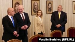 Представителите на ГЕРБ Томислав Дончев, Росен Желязков, Рая Назарян и лидерът на партията Бойко Борисов по време на консултациите при президента Радев, 10 декември 2024 г.