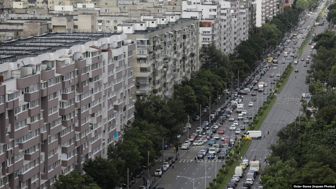 Fiecărui bucureștean îi revin sub 10 metri pătrați de spațiu verde, în condițiile în care norma europeană recomandă 26 de metri pătrați pe cap de locuitor.