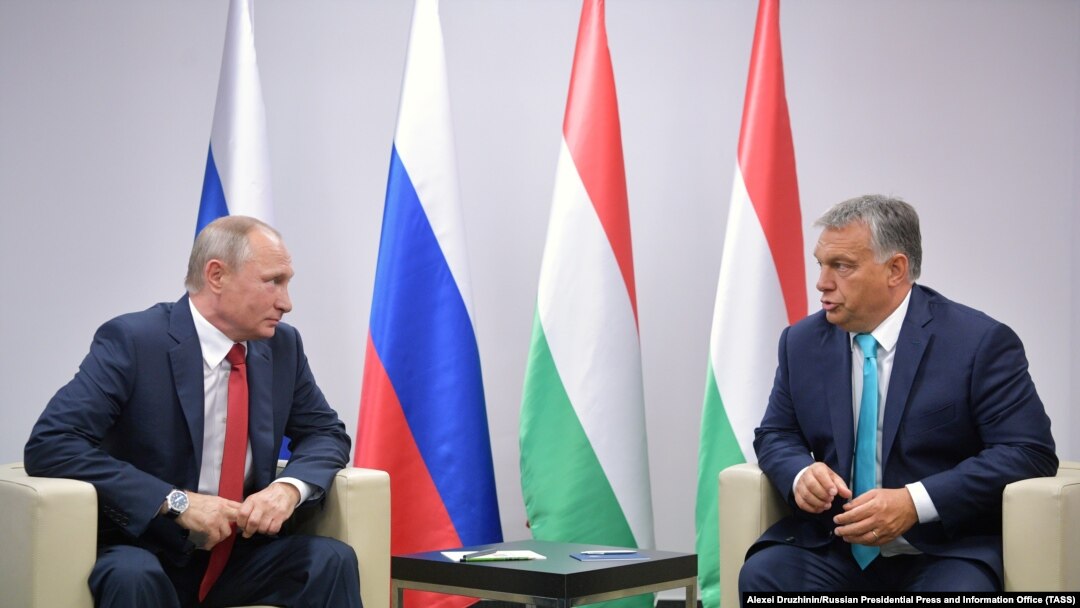 Президент Росії Володимир Путін і прем'єр-міністр Угорщини Віктор Орбан (зліва направо) під час зустрічі. Будапешт, 28 серпня 2017 року