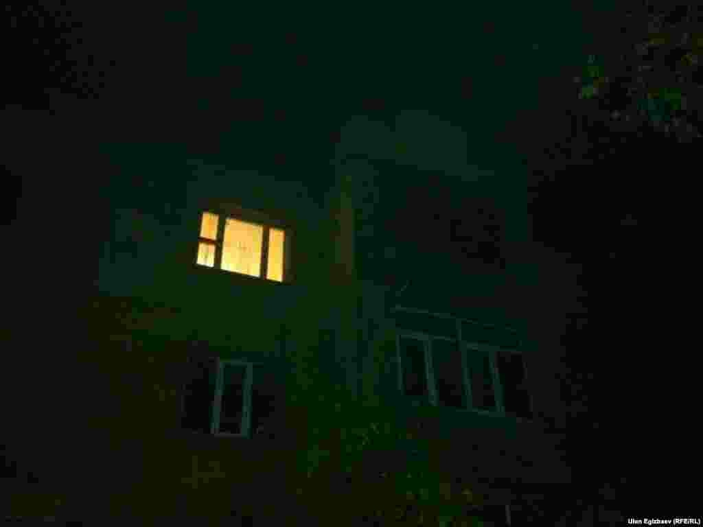 Квартира, откуда отстреливался Алтынбек Итибаев, находилась на третьем этаже. 