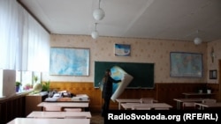 «Зарахування до 10-х класів закладів загальної середньої освіти цьогоріч, як і минулого року, відбуватиметься після видання наказу про переведення до нього учнів 9-х класів цього ж закладу освіти»