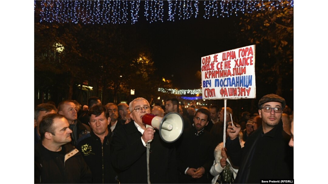Protest DF-a pred Skupštinom Crne Gore zbog hapšenja Medojevića
