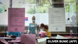 U Srbiji se 3. aprila organizuju predsednički, parlamentarni i lokalni izbori u više gradova i opština u Srbiji. 