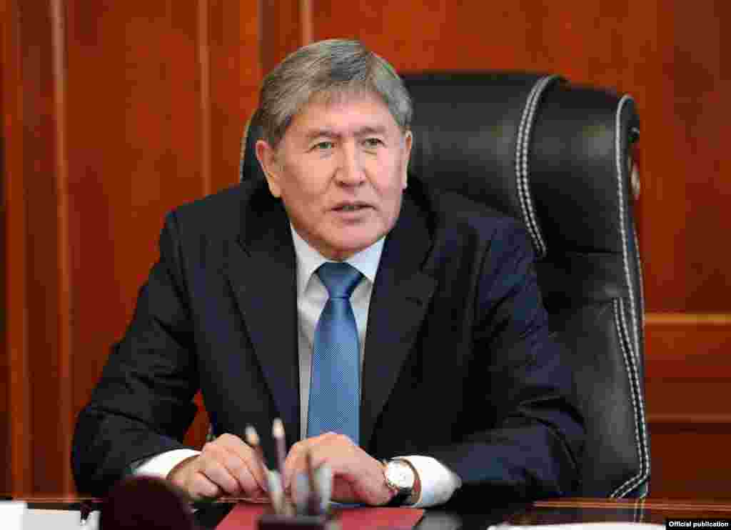 Алмазбек Атамбаев (17-декабрь 2010-жыл - 1-декабрь 2011-жыл).