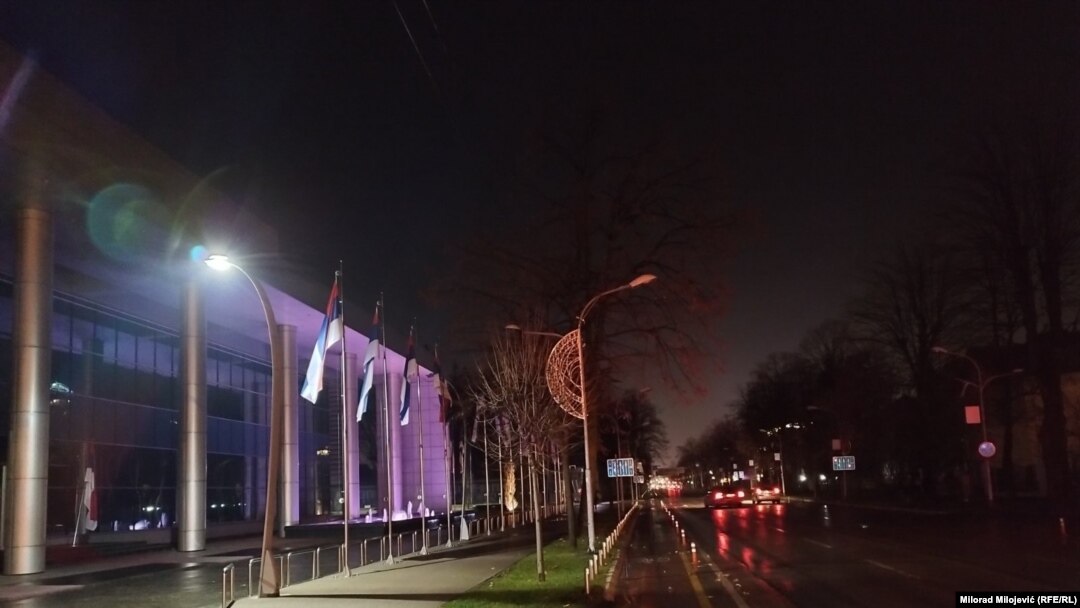 Javna rasvjeta je ugašena i u ulici ispred zgrade Vlade RS.