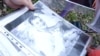 Маці Ўладзіслава Паповіча паказвае «Настоящему времени» фота свайго сына. Ён дагэтуль у турме ў Расеі, праз тры гады пасьля таго, як быў захоплены расейскімі войскамі ва ўкраінскім горадзе Бучы.