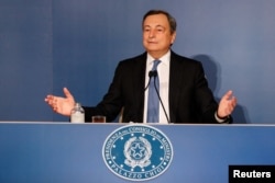 Italijanski premijer Mario Dragi drži svoju konferenciju za novinare na kraju godine u Rimu, Italija, 22. decembra 2021.