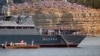 Флагман Чорноморського флоту Росії, ракетний крейсер «Москва» у бухті Севастополя. Архівне фото