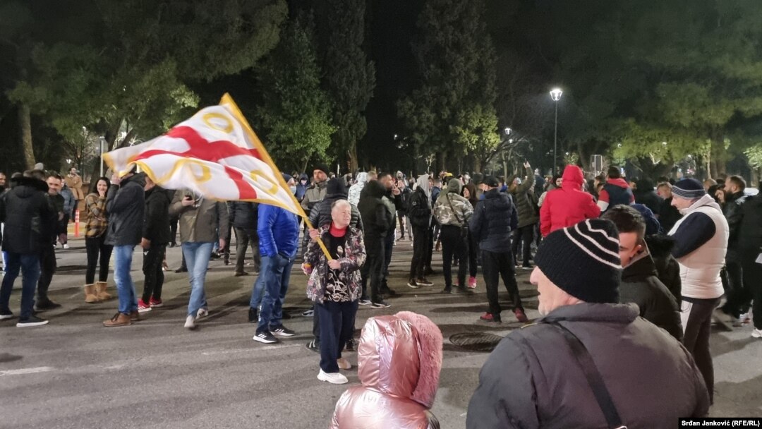 Protest građana u Podgorici zbog inicijative za obaranje Vlade Zdravka Krivokapića (19. januar 2022.)
