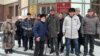 ТИҮне якларга килгән активистлар