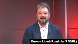 Profesorul Cristian Pîrvulescu alege mai degrabă modelele europene în privința categoriilor de persoane care ar trebui să depună declarații de avere.