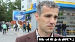 Mirsad Duratović (foto: maj 2013.) je bio bespravno zatočen tokom 1992. godine u logorima Trnopolje, Omarska kod Prijedora i u logoru Manjača kod Banjaluke.