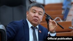 Алмамбет Шыкмаматов.