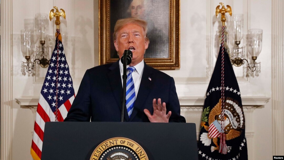 Американське видання BuzzFeed повідомляло, що Дональд Трамп під час зустрічі лідерів «Групи семи» в Канаді заявив, що Крим є російським