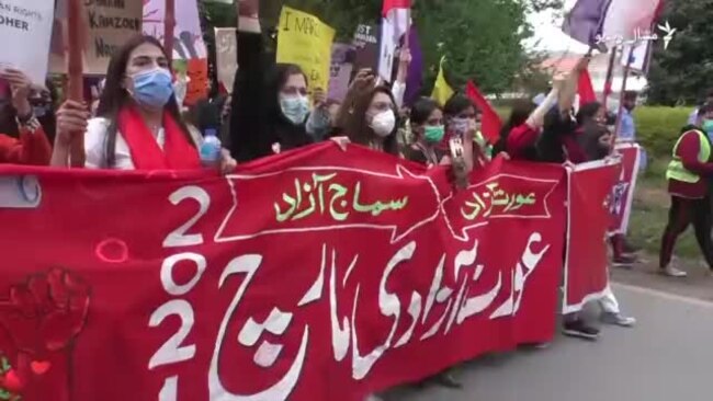 د ښځو نړیواله ورځ: اسلام اباد کې د ښځو لاریون او پېښور کې د نجونو سیالۍ