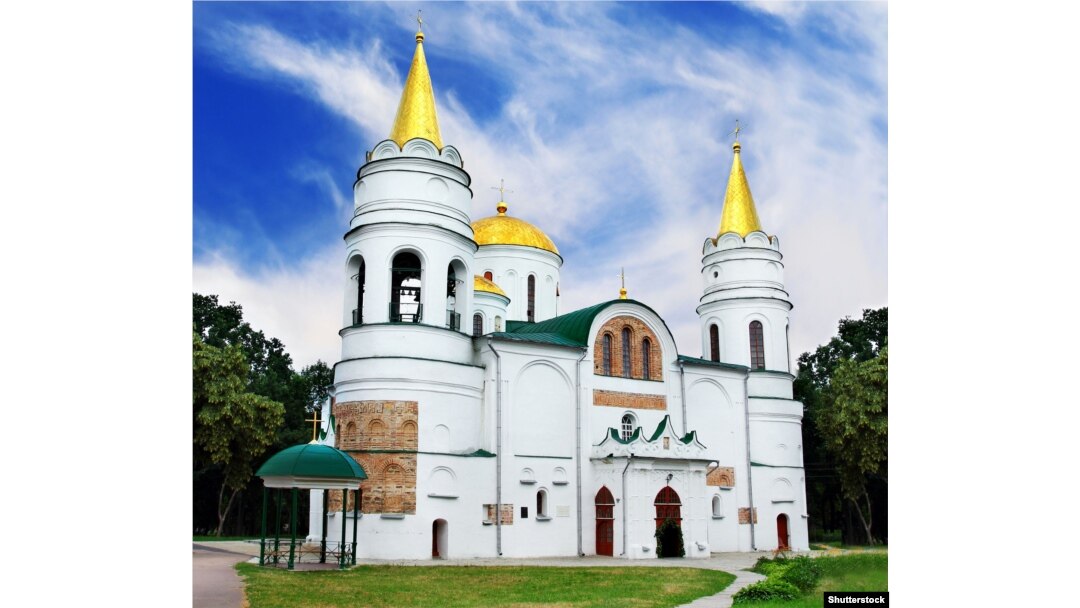 Спасо-Преображенський (Спаський) собор у Чернігові – одна із найстаріших збережених монументальних кам'яних будов України-Русі, головна споруда Чернігівського князівства. Початок будівництва – до 1036 року