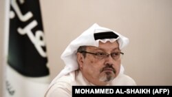 جمال خاشقجی از منتقدان هیات حاکمه عربستان سعودی بود و در روزنامه «واشینگتن‌پست» مقاله می‌نوشت.