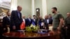 На переднем плане: Президент Украины Владимир Зеленский (справа) и Президент Турции Тайип Эрдоган. Львов, 18 августа 2022 г.