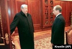 Барыс Ельцын і Ўладзімір Пуцін. Масква, 31 сьнежня 1999