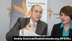 Сергій Шевченко, публіцист, дослідник історії Соловецького концтабору та Сандармоху і журналістка Ірина Штогрін. Прямий ефір програми «Ваша свобода». 24 грудня 2012 року