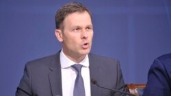 Ministar finansija Siniša Mali izjavio je da je Vlada Srbije zadovoljna cenom za Komercijalnu