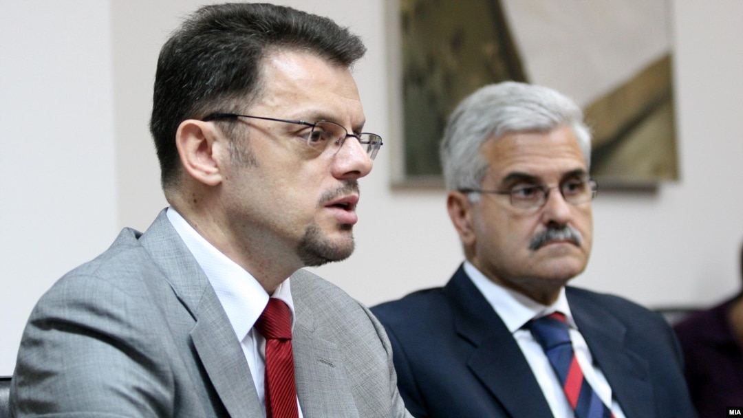 Petar Gošev (desno), bivši guverner Narodne banke Makedonije, te nekadašnji ministar finansija (levo) Zoran Stavrevski na fotografiji iz Skoplja iz maja 2010. godine.