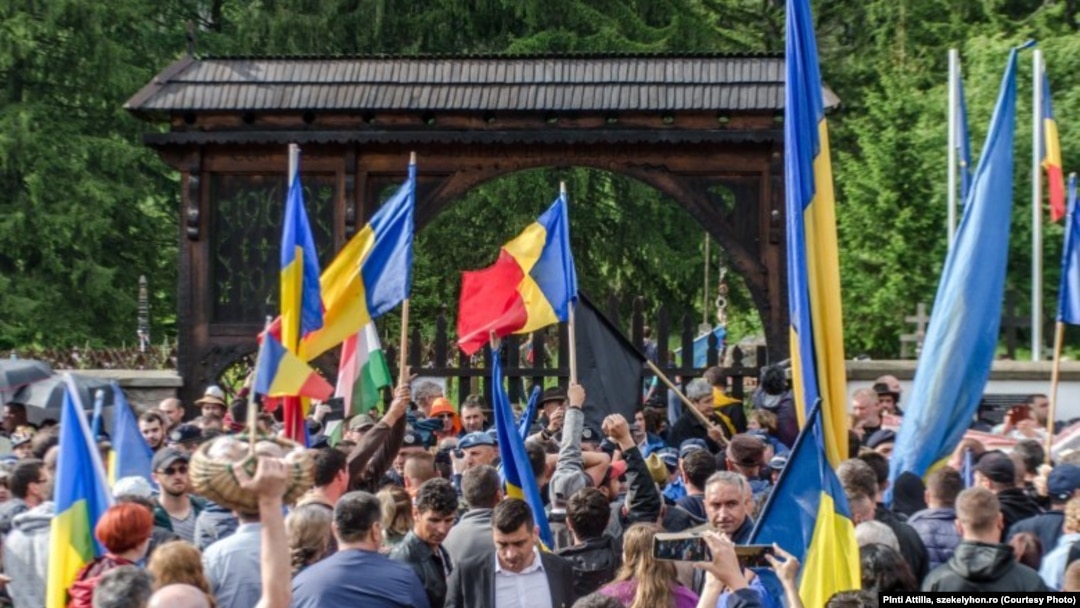 Conflict între români și maghiari pentru cimitirul din Valea Uzului
