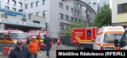 Spitalele scot periodic posturi pentru Unitatea de Primiri Urgență, dar nu se prezintă nimeni de cele mai multe ori. Joburile sunt afișate pe site-ul Ministerului Sănătății, la secțiunea „carieră medici”.