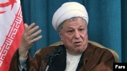 اکبر هاشمی رفسنجانی می‌گوید که «افراطيون همه هنر خويش را براي جلوگيری و مانع‌تراشی در كارهای دولت به‌ كار می‌برند».