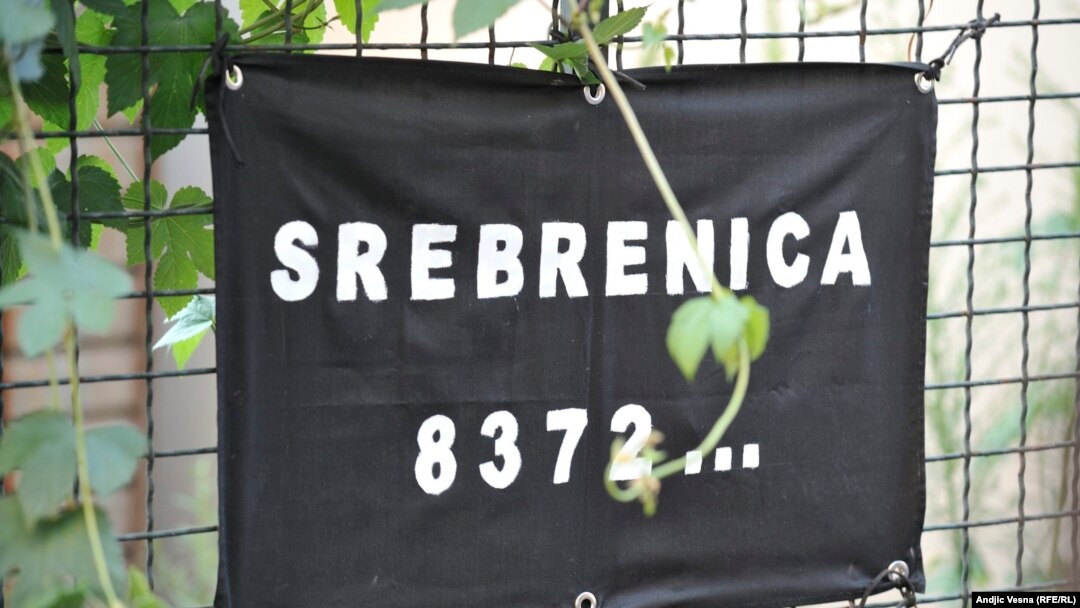 Sa protesta "Žena u crnom" na dvadesetu godišnjicu genocida u Srebrenici