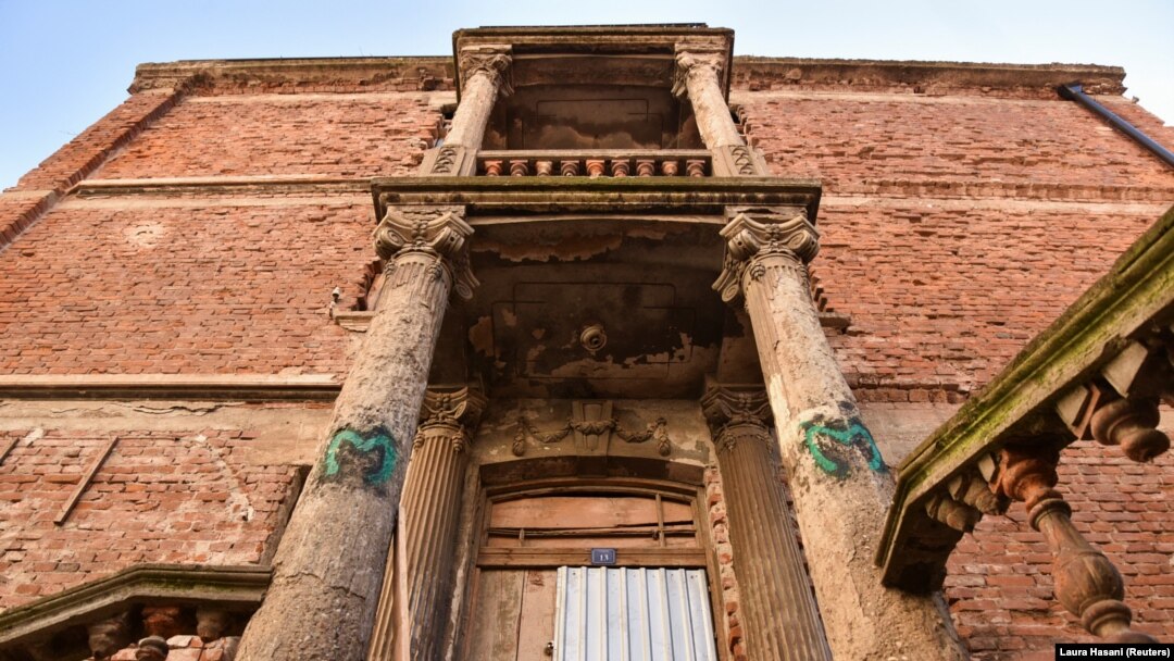 A joint project to renovate and reopen the "House of Xhafer Deva" in his native Mitrovica in Kosovo has sparked outrage in some quarters. 