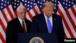 Majk Pens (Mike Pence) i Donald Tramp (Trump) 