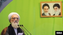 محمدعلی موحدی کرمانی می‌گوید آمریکا «به دوستانش هم خیانت می‌کند».