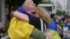 «Мамулечка, я дома!» Как в Украине встречали освобожденных пленных