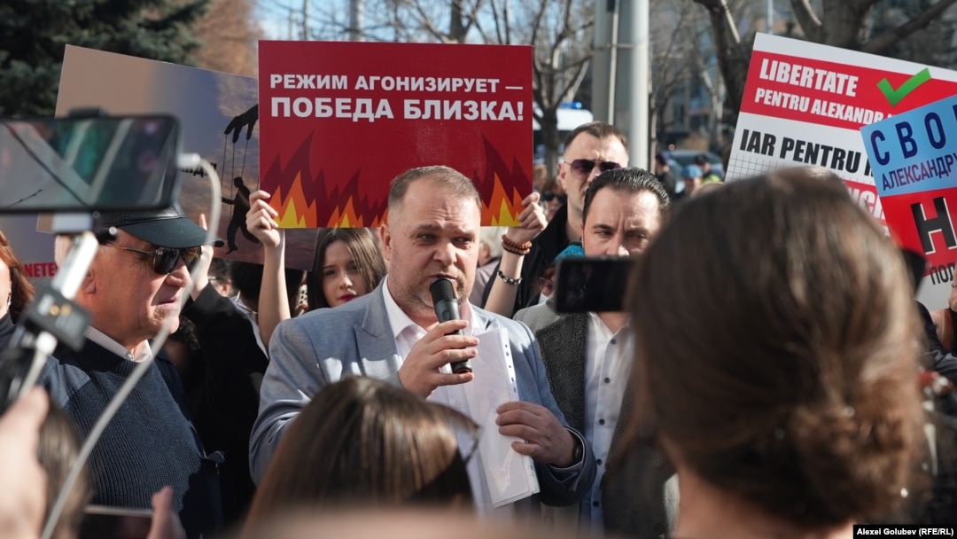 La ședința de judecată din 7 martie, Alexandr Nesterovschi și-a ținut ultimul cuvânt în instanță. El a fost susținut de simpatizanții Partidului „Renaștere”.