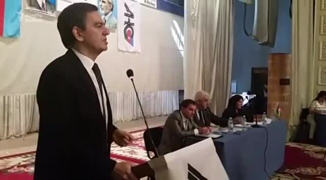 Əli Kərimli:"Azərbaycanın dövlət rezervləri bir ilə 52 faiz azalıb"
