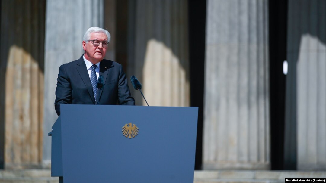 Predsednik Nemačke drži govor na ceremoniji u Memorijalnom centru žrtvama rata u Berlinu, 8. maja 2020.