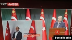 Түрк президенти Эрдоган Инандынын кармалганы жөнүндө билдирүү жасап жатат