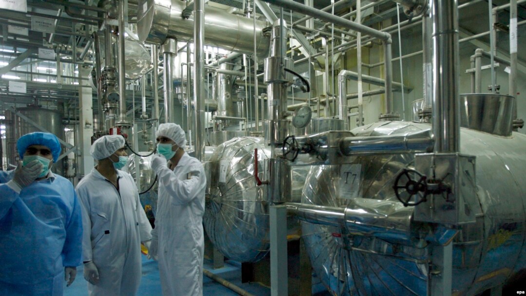 Tehničari Međunarodne agencije za atomsku energiju pregledavaju lokaciju fabrike za konverziju uranijuma u Isfahanu, Iran. (