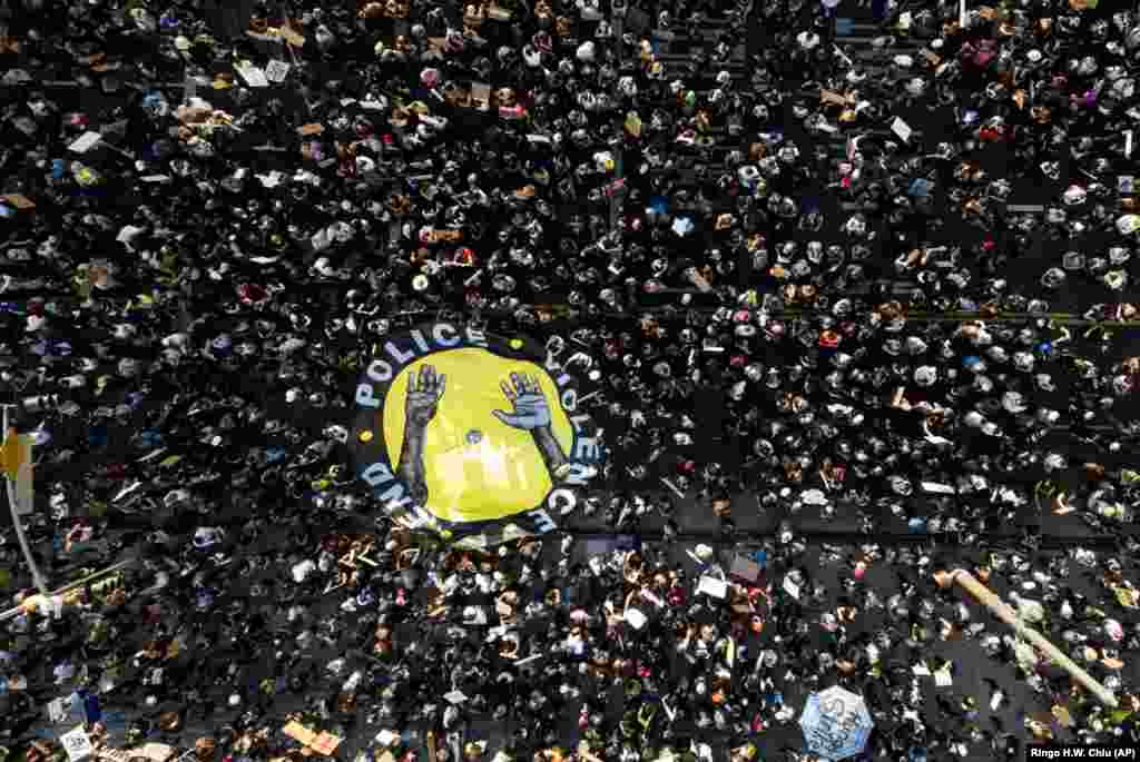 დემონსტრაცია ლოს ანჯელესის ცენტრში (AP Photo/Ringo H.W. Chiu) 